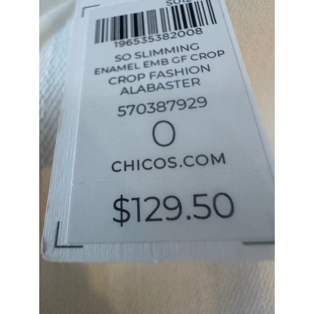 Chicos So Slimming Girlfriend Slim Leg Crop Jeans Alabaster White Size 0 NEW